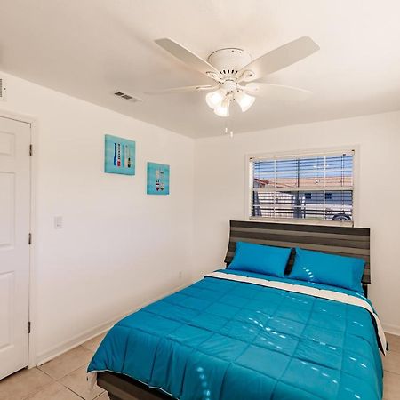New! Dock Canal Family Home W/Pool & Gulf Access! ノース・フォート・マイヤーズ エクステリア 写真