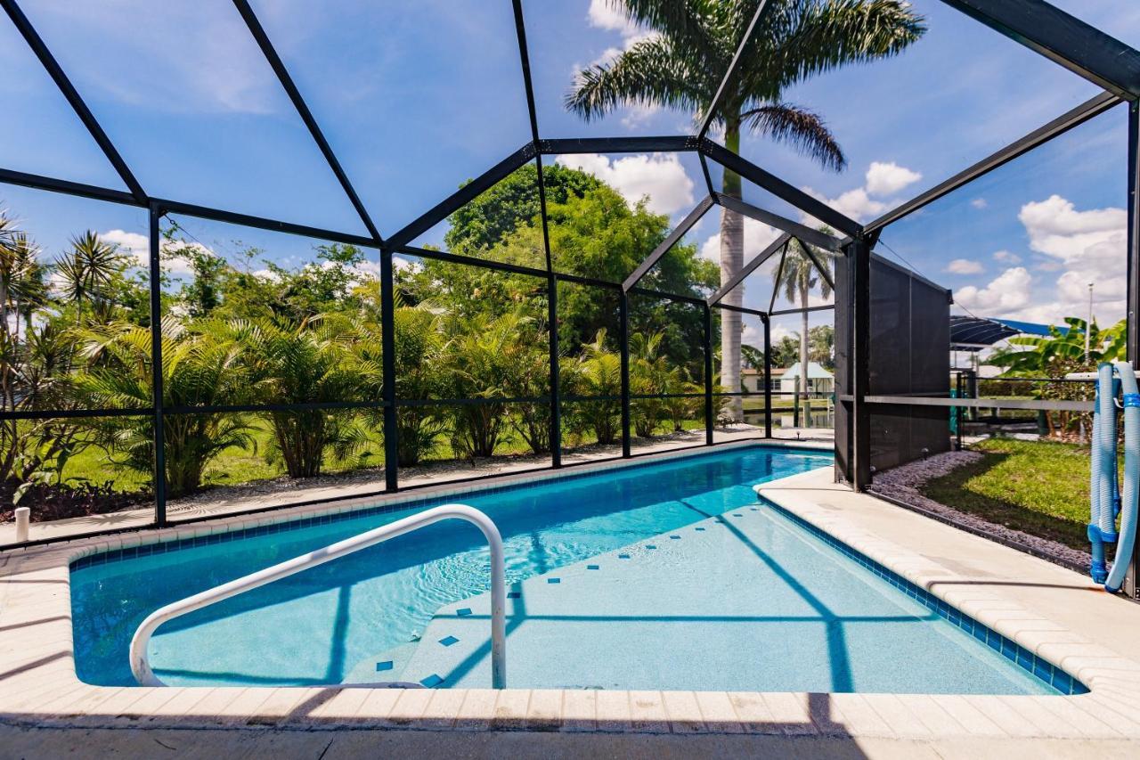 New! Dock Canal Family Home W/Pool & Gulf Access! ノース・フォート・マイヤーズ エクステリア 写真