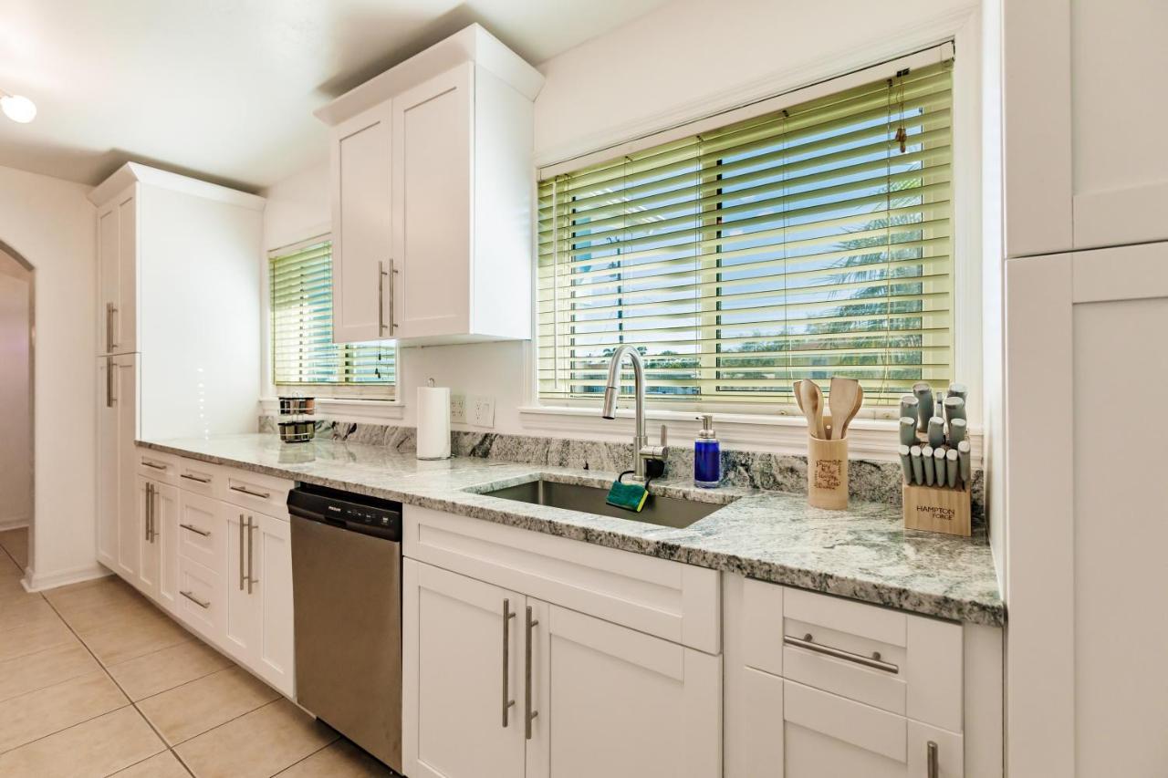 New! Dock Canal Family Home W/Pool & Gulf Access! ノース・フォート・マイヤーズ エクステリア 写真