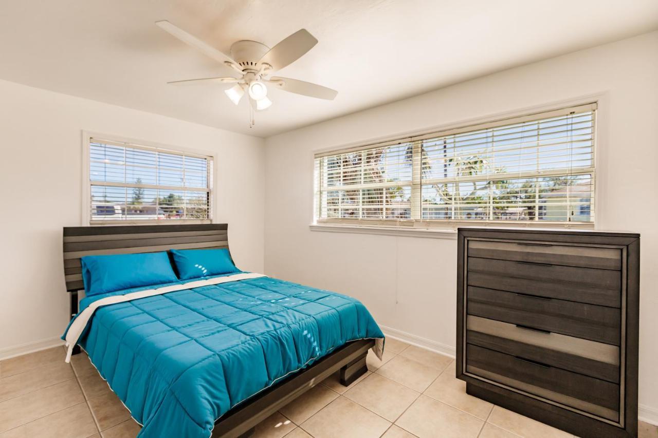New! Dock Canal Family Home W/Pool & Gulf Access! ノース・フォート・マイヤーズ エクステリア 写真