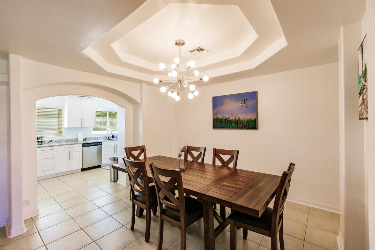 New! Dock Canal Family Home W/Pool & Gulf Access! ノース・フォート・マイヤーズ エクステリア 写真